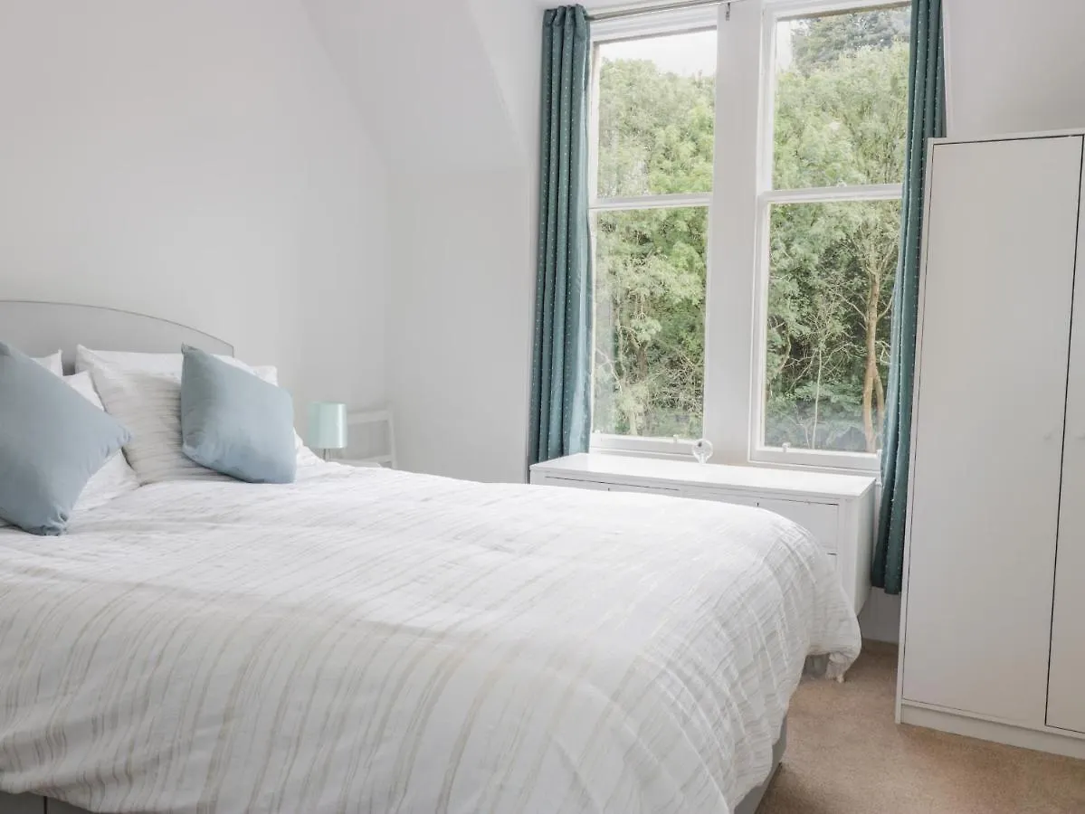6 Coltbridge Gardens Villa Edinburgh 0*,  United Kingdom